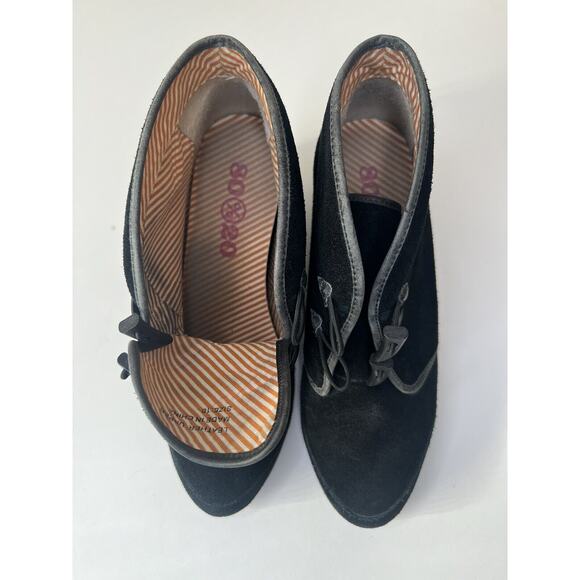 Anthropologie 80%20 Hidden Wedge Ankle Bootie Womens 10 Black Suede Toggle - Picture 9 of 13